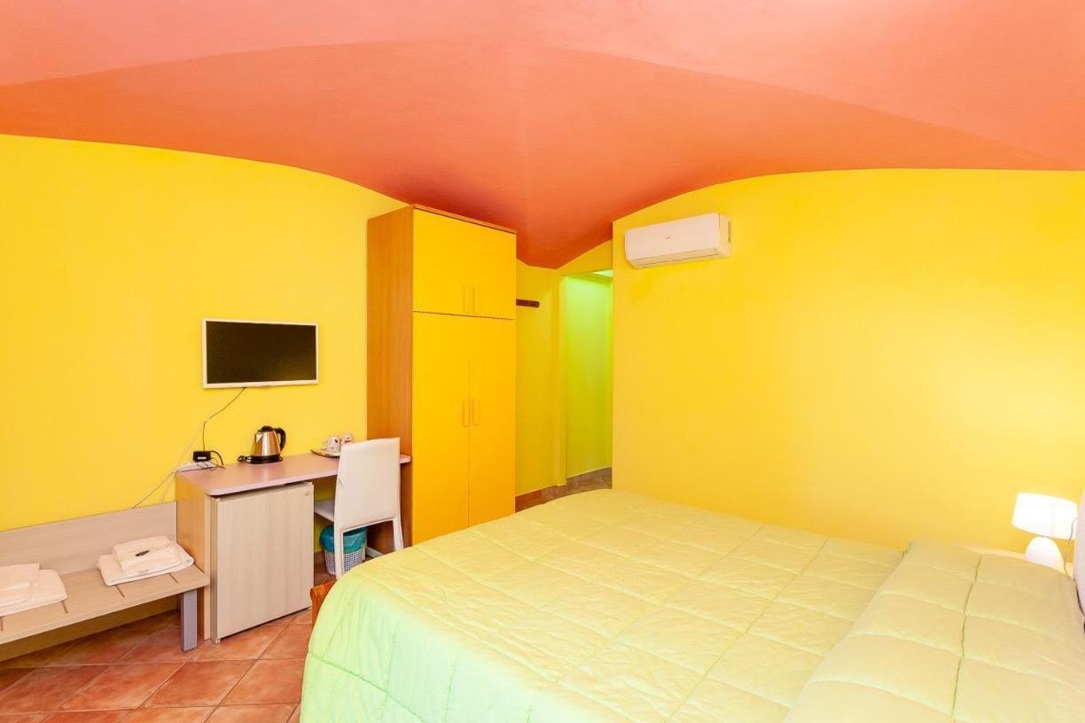 סאן תאודורו B&B Pettirosso Garden מראה חיצוני תמונה
